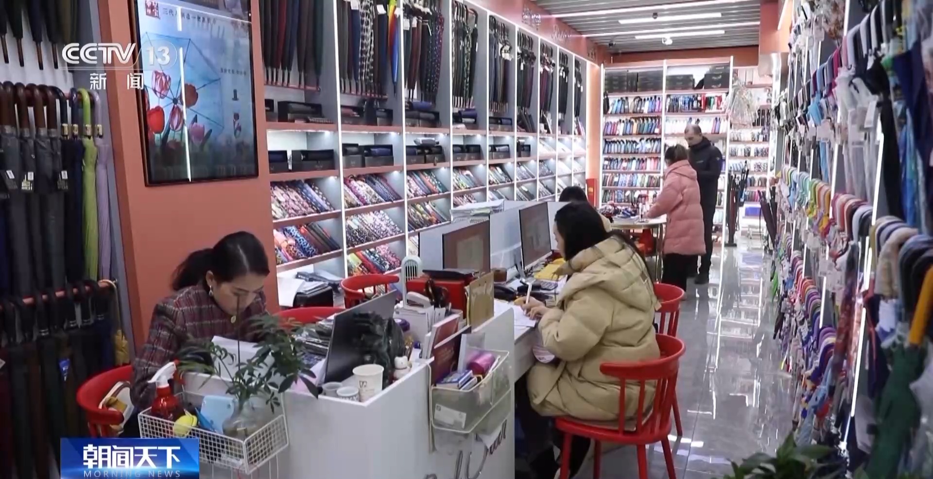 船” 义乌中国小商品城“品牌出海”记冰球突破新春走基层丨给商户造一艘“